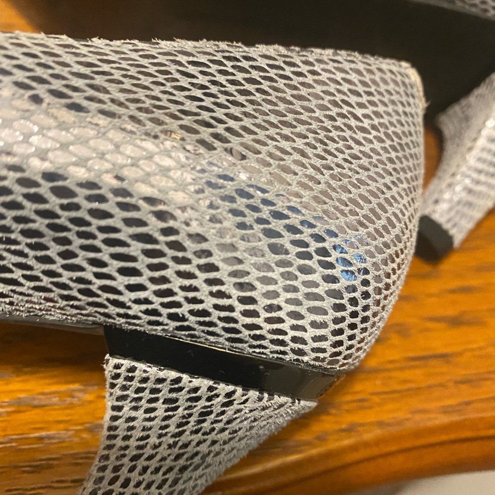BCBG Gray pumps - Picture 4 of 5